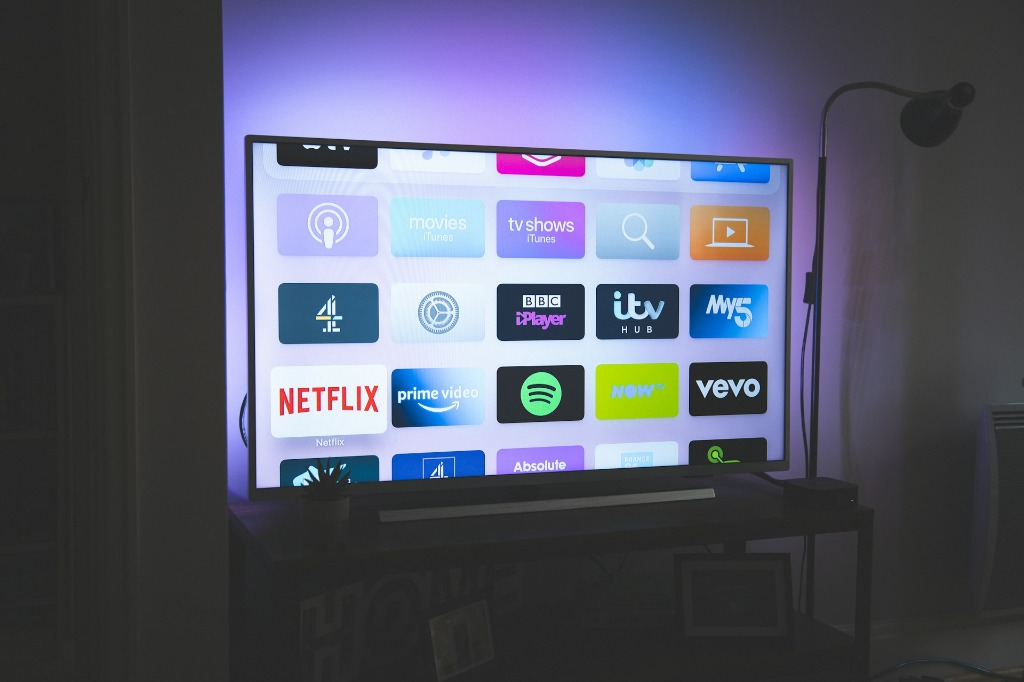 Premium IPTV streaming on TV in Canada